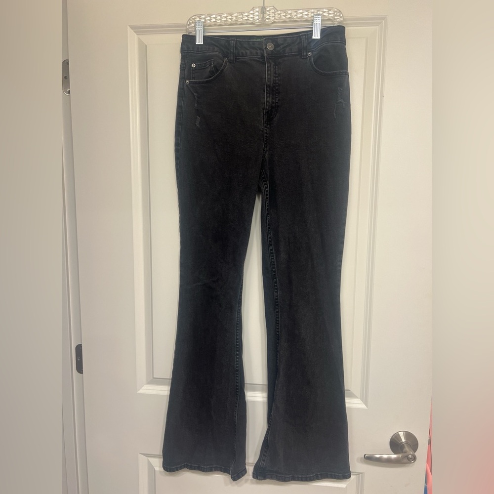 Women's Black Flare Jeans — Classic High-Rise Stretch